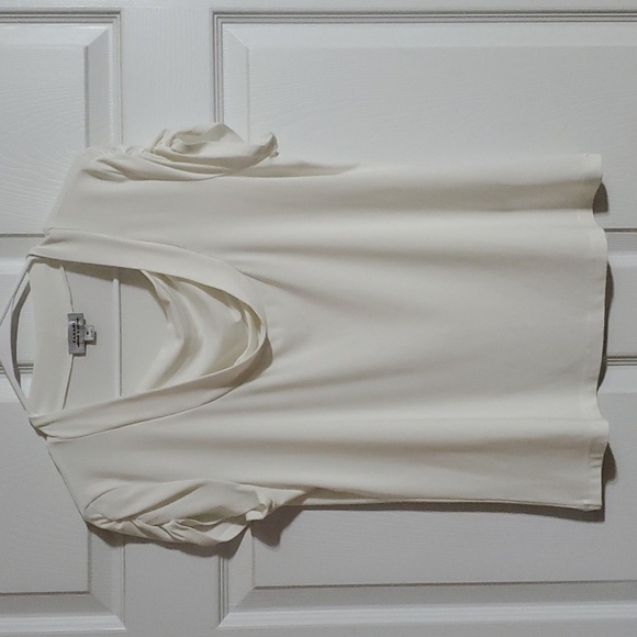 Tahari Cowl Neck Blouse Ivory Ruched Short Sleeve Stretch Size M - Picture 1 of 9